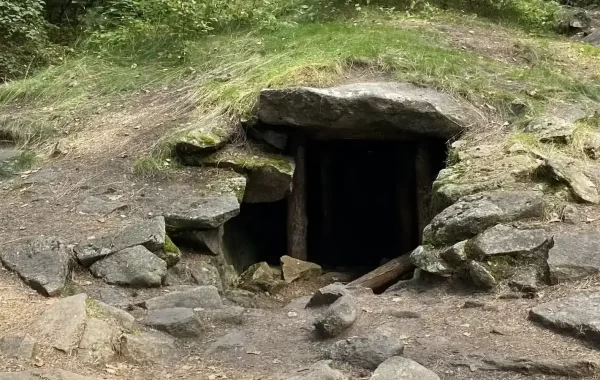 Kameni megalit na otoku Veri