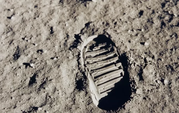 Otisak čizme astronauta Apolla 11 u Mjesečevu regolitu